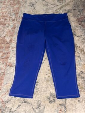 GAP GapFit Bright Blue Active Capri Leggings